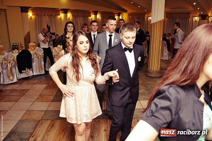 Zdjęcie w galerii na portalu naszraciborz.pl: Szampańska zabawa ZSZ w bieńkowickim Rege wiadomości z regionu