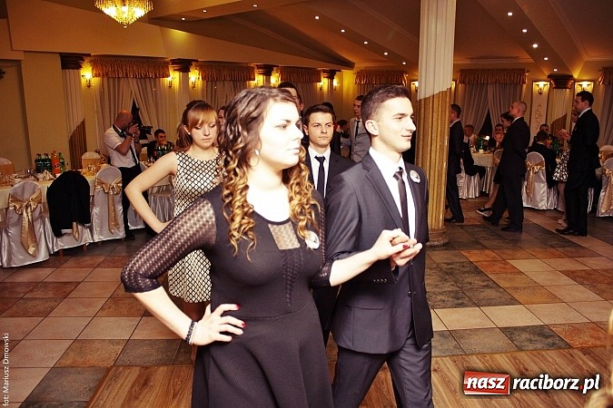 Zdjęcie w galerii na portalu naszraciborz.pl: Szampańska zabawa ZSZ w bieńkowickim Rege wiadomości z regionu