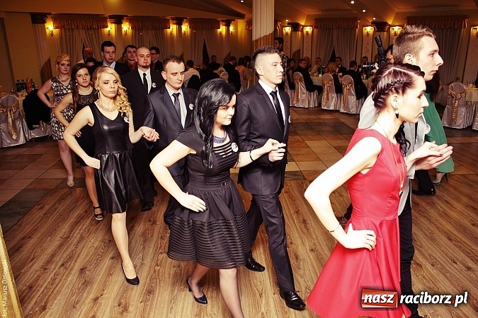 Zdjęcie w galerii na portalu naszraciborz.pl: Szampańska zabawa ZSZ w bieńkowickim Rege wiadomości z regionu