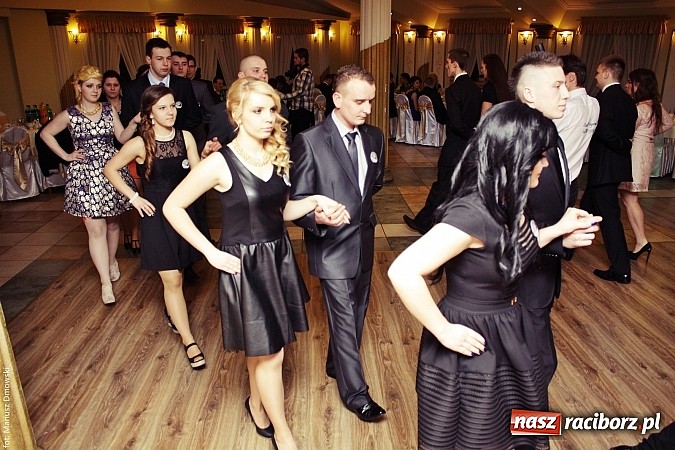 Zdjęcie w galerii na portalu naszraciborz.pl: Szampańska zabawa ZSZ w bieńkowickim Rege wiadomości z regionu