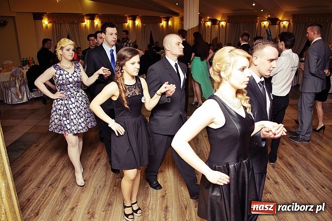 Zdjęcie w galerii na portalu naszraciborz.pl: Szampańska zabawa ZSZ w bieńkowickim Rege wiadomości z regionu