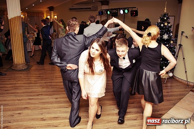 Zdjęcie w galerii na portalu naszraciborz.pl: Szampańska zabawa ZSZ w bieńkowickim Rege wiadomości z regionu