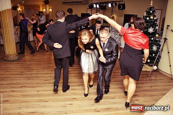 Zdjęcie w galerii na portalu naszraciborz.pl: Szampańska zabawa ZSZ w bieńkowickim Rege wiadomości z regionu