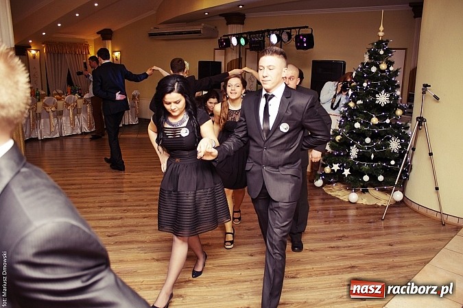 Zdjęcie w galerii na portalu naszraciborz.pl: Szampańska zabawa ZSZ w bieńkowickim Rege wiadomości z regionu