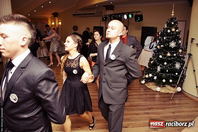 Zdjęcie w galerii na portalu naszraciborz.pl: Szampańska zabawa ZSZ w bieńkowickim Rege wiadomości z regionu