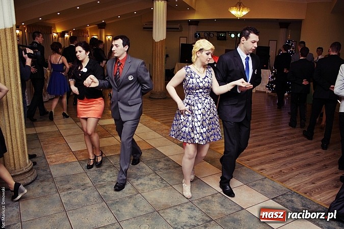 Zdjęcie w galerii na portalu naszraciborz.pl: Szampańska zabawa ZSZ w bieńkowickim Rege wiadomości z regionu