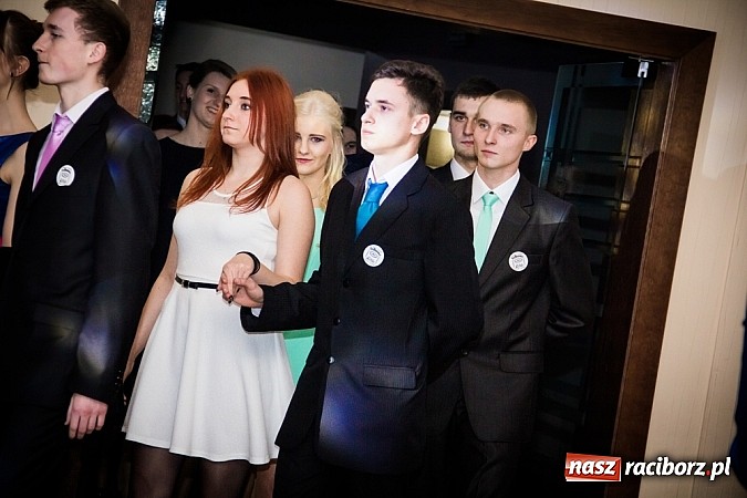 Zdjęcie w galerii na portalu naszraciborz.pl: Trzy klasy Mechanika bawią się w Bravo wiadomości z regionu