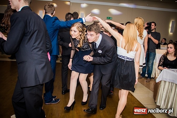 Zdjęcie w galerii na portalu naszraciborz.pl: Trzy klasy Mechanika bawią się w Bravo wiadomości z regionu