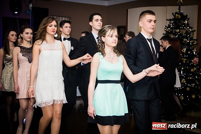 Zdjęcie w galerii na portalu naszraciborz.pl: Trzy klasy Mechanika bawią się w Bravo wiadomości z regionu