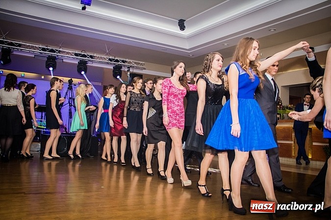 Zdjęcie w galerii na portalu naszraciborz.pl: Trzy klasy Mechanika bawią się w Bravo wiadomości z regionu