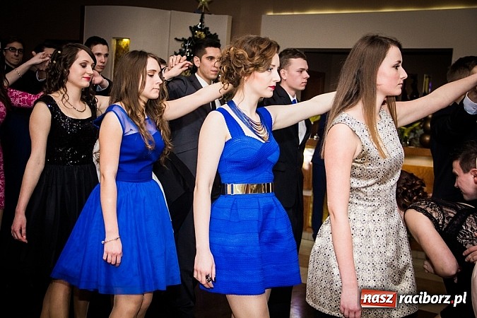 Zdjęcie w galerii na portalu naszraciborz.pl: Trzy klasy Mechanika bawią się w Bravo wiadomości z regionu