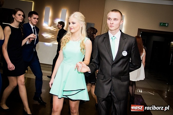 Zdjęcie w galerii na portalu naszraciborz.pl: Trzy klasy Mechanika bawią się w Bravo wiadomości z regionu