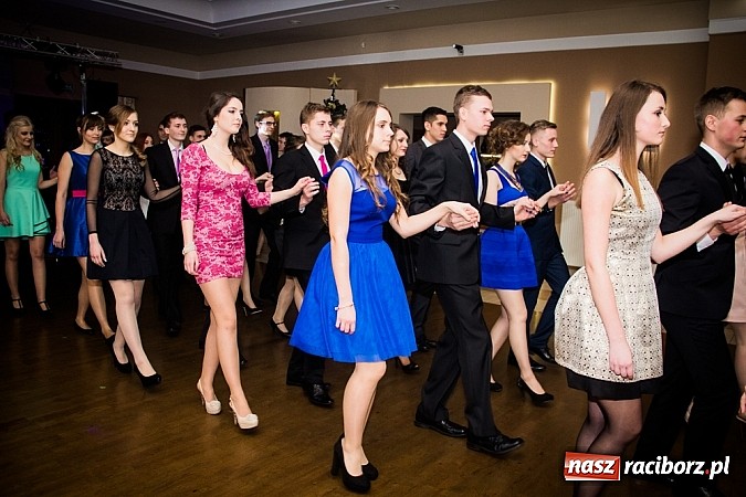 Zdjęcie w galerii na portalu naszraciborz.pl: Trzy klasy Mechanika bawią się w Bravo wiadomości z regionu