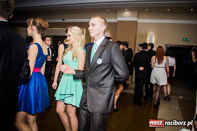 Zdjęcie w galerii na portalu naszraciborz.pl: Trzy klasy Mechanika bawią się w Bravo wiadomości z regionu