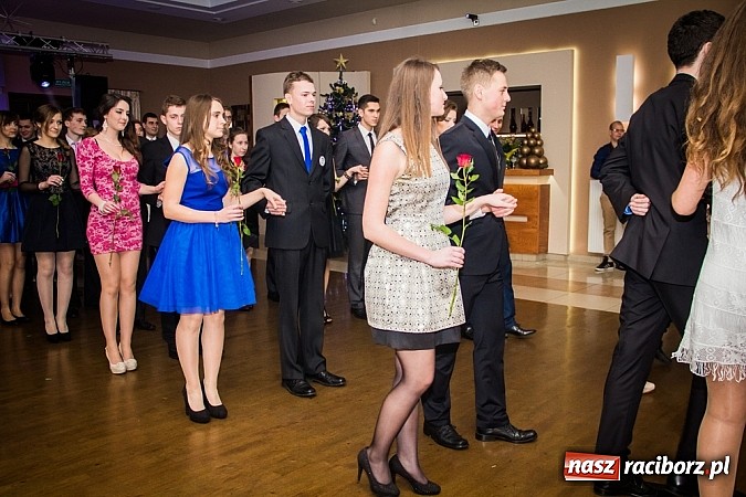 Zdjęcie w galerii na portalu naszraciborz.pl: Trzy klasy Mechanika bawią się w Bravo wiadomości z regionu