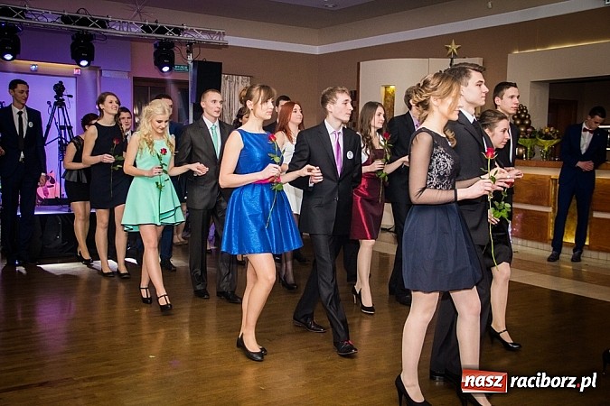 Zdjęcie w galerii na portalu naszraciborz.pl: Trzy klasy Mechanika bawią się w Bravo wiadomości z regionu