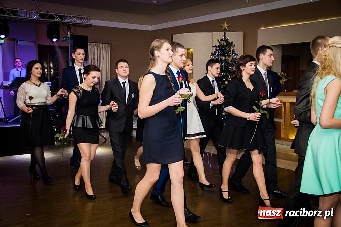 Zdjęcie w galerii na portalu naszraciborz.pl: Trzy klasy Mechanika bawią się w Bravo wiadomości z regionu