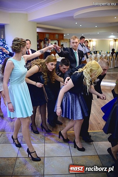 Zdjęcie w galerii na portalu naszraciborz.pl: Bal maturalny ZSZ - fotoreportaż i wideo wiadomości z regionu