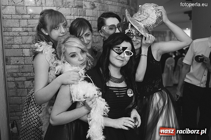 Zdjęcie w galerii na portalu naszraciborz.pl: Bal maturalny ZSZ - fotoreportaż i wideo wiadomości z regionu