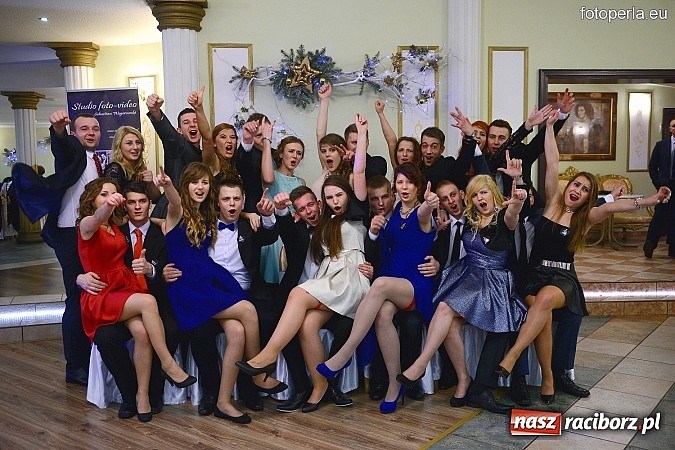 Zdjęcie w galerii na portalu naszraciborz.pl: Bal maturalny ZSZ - fotoreportaż i wideo wiadomości z regionu