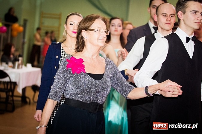 Zdjęcie w galerii na portalu naszraciborz.pl: IX Karnawałowa Rewia Tańca w Arenie Rafako wiadomości z regionu