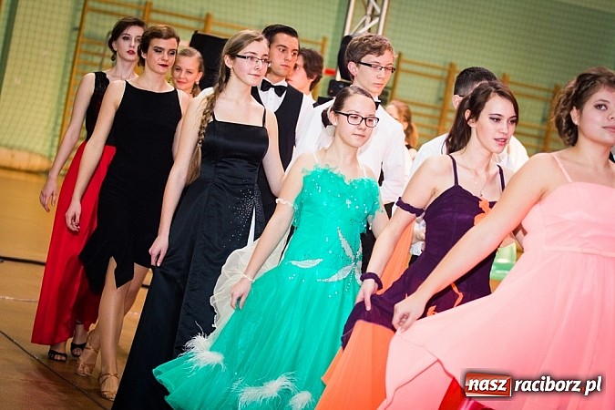 Zdjęcie w galerii na portalu naszraciborz.pl: IX Karnawałowa Rewia Tańca w Arenie Rafako wiadomości z regionu
