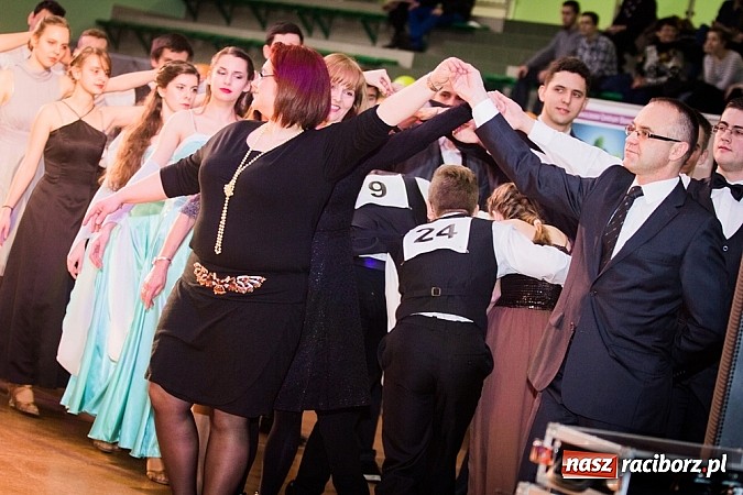 Zdjęcie w galerii na portalu naszraciborz.pl: IX Karnawałowa Rewia Tańca w Arenie Rafako wiadomości z regionu