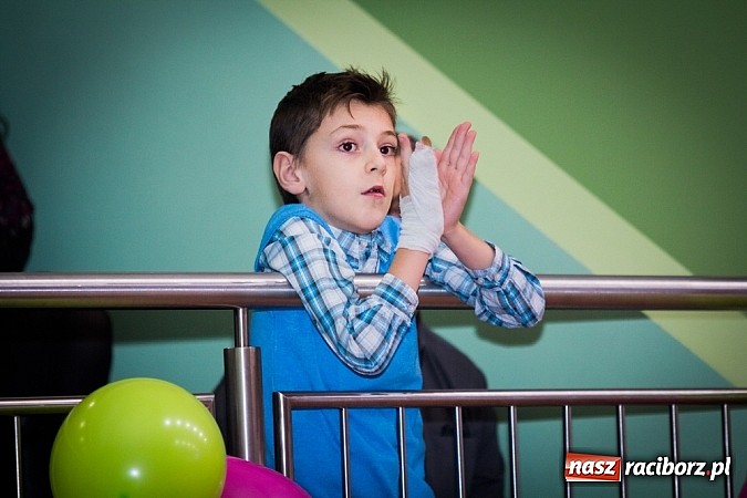 Zdjęcie w galerii na portalu naszraciborz.pl: IX Karnawałowa Rewia Tańca w Arenie Rafako wiadomości z regionu