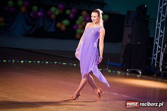 Zdjęcie w galerii na portalu naszraciborz.pl: IX Karnawałowa Rewia Tańca w Arenie Rafako wiadomości z regionu
