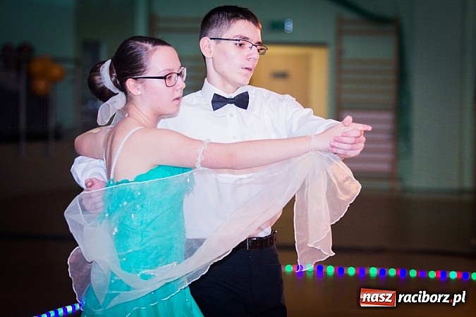 Zdjęcie w galerii na portalu naszraciborz.pl: IX Karnawałowa Rewia Tańca w Arenie Rafako wiadomości z regionu