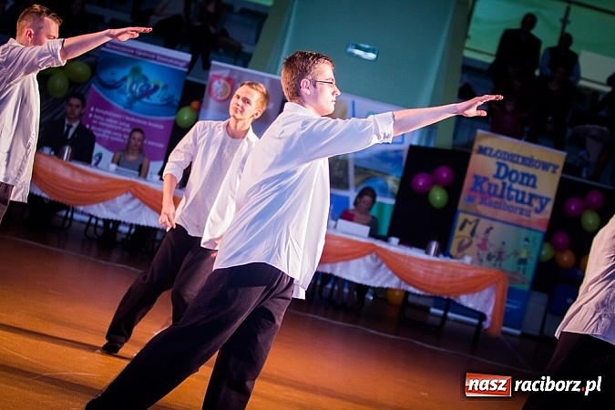 Zdjęcie w galerii na portalu naszraciborz.pl: IX Karnawałowa Rewia Tańca w Arenie Rafako wiadomości z regionu