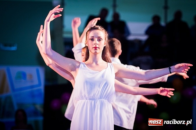 Zdjęcie w galerii na portalu naszraciborz.pl: IX Karnawałowa Rewia Tańca w Arenie Rafako wiadomości z regionu