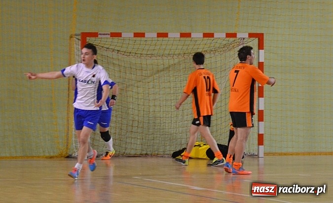 Zdjęcie w galerii na portalu naszraciborz.pl: Stal II odporna na Płomienie z Kobyli wiadomości z regionu