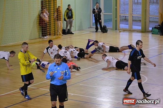 Zdjęcie w galerii na portalu naszraciborz.pl: Stal II odporna na Płomienie z Kobyli wiadomości z regionu