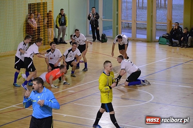 Zdjęcie w galerii na portalu naszraciborz.pl: Stal II odporna na Płomienie z Kobyli wiadomości z regionu