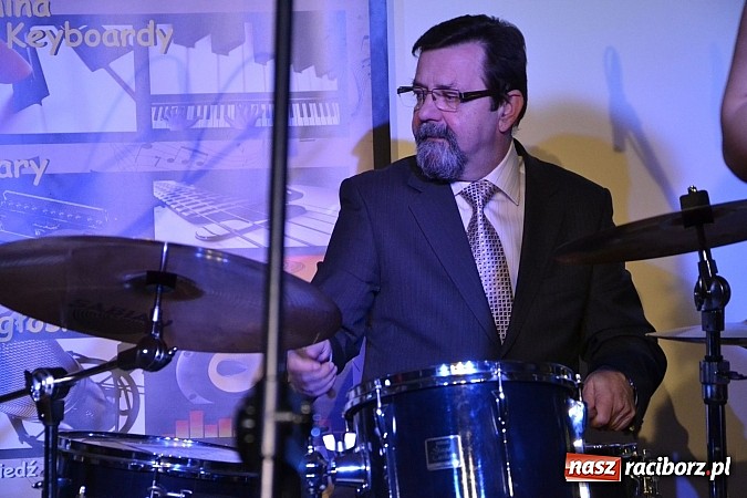 Zdjęcie w galerii na portalu naszraciborz.pl: Grupa Bez Nazwy kolędowała na zamku  wiadomości z regionu