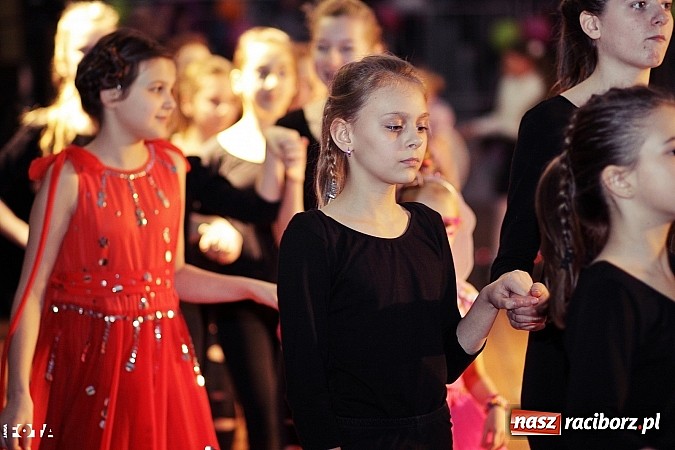Zdjęcie w galerii na portalu naszraciborz.pl: IX Karnawałowa Rewia Tańca w Arenie Rafako - najmłodsi pokazali swój kunszt na parkiecie wiadomości z regionu