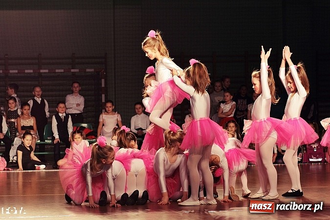 Zdjęcie w galerii na portalu naszraciborz.pl: IX Karnawałowa Rewia Tańca w Arenie Rafako - najmłodsi pokazali swój kunszt na parkiecie wiadomości z regionu