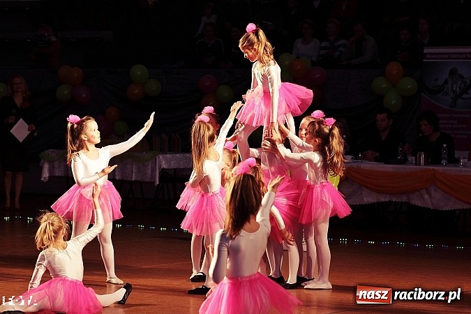 Zdjęcie w galerii na portalu naszraciborz.pl: IX Karnawałowa Rewia Tańca w Arenie Rafako - najmłodsi pokazali swój kunszt na parkiecie wiadomości z regionu