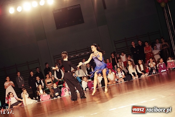 Zdjęcie w galerii na portalu naszraciborz.pl: IX Karnawałowa Rewia Tańca w Arenie Rafako - najmłodsi pokazali swój kunszt na parkiecie wiadomości z regionu
