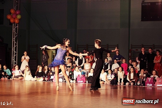 Zdjęcie w galerii na portalu naszraciborz.pl: IX Karnawałowa Rewia Tańca w Arenie Rafako - najmłodsi pokazali swój kunszt na parkiecie wiadomości z regionu