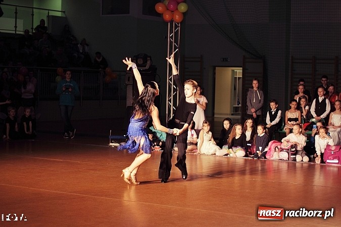 Zdjęcie w galerii na portalu naszraciborz.pl: IX Karnawałowa Rewia Tańca w Arenie Rafako - najmłodsi pokazali swój kunszt na parkiecie wiadomości z regionu