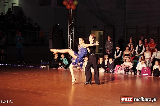 Zdjęcie w galerii na portalu naszraciborz.pl: IX Karnawałowa Rewia Tańca w Arenie Rafako - najmłodsi pokazali swój kunszt na parkiecie wiadomości z regionu