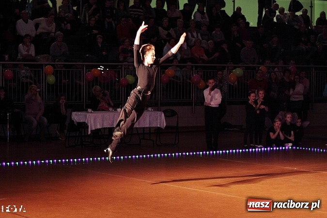 Zdjęcie w galerii na portalu naszraciborz.pl: IX Karnawałowa Rewia Tańca w Arenie Rafako - najmłodsi pokazali swój kunszt na parkiecie wiadomości z regionu