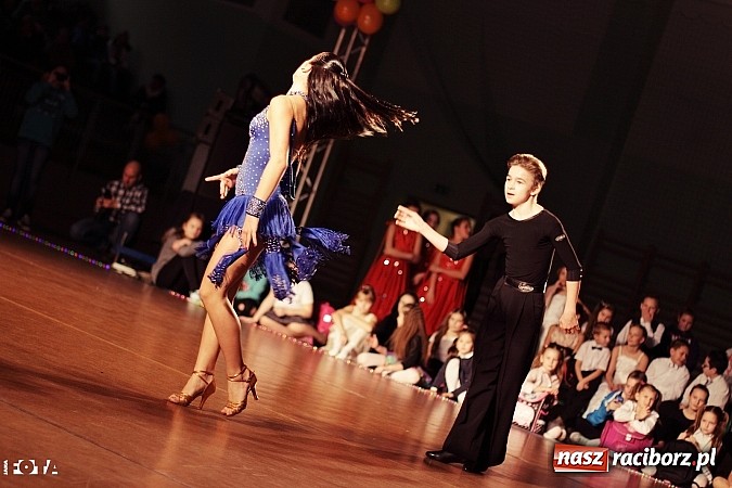 Zdjęcie w galerii na portalu naszraciborz.pl: IX Karnawałowa Rewia Tańca w Arenie Rafako - najmłodsi pokazali swój kunszt na parkiecie wiadomości z regionu