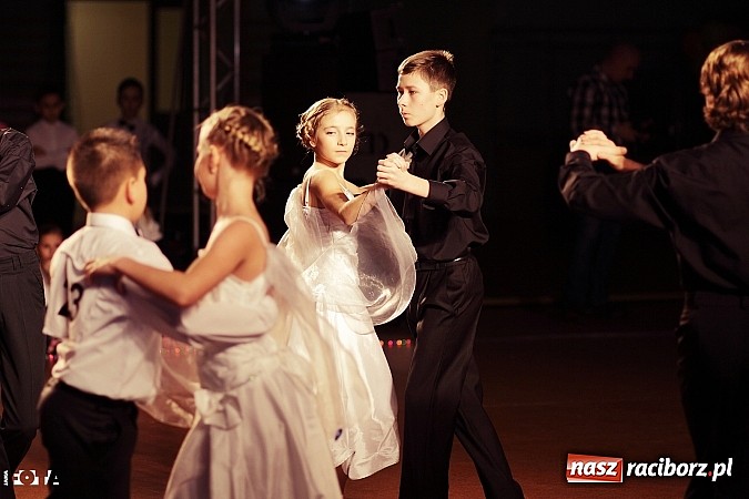 Zdjęcie w galerii na portalu naszraciborz.pl: IX Karnawałowa Rewia Tańca w Arenie Rafako - najmłodsi pokazali swój kunszt na parkiecie wiadomości z regionu
