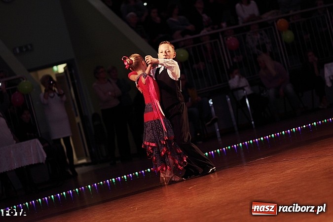 Zdjęcie w galerii na portalu naszraciborz.pl: IX Karnawałowa Rewia Tańca w Arenie Rafako - najmłodsi pokazali swój kunszt na parkiecie wiadomości z regionu
