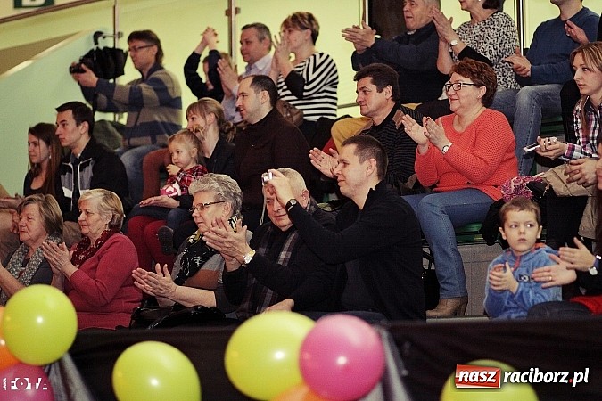 Zdjęcie w galerii na portalu naszraciborz.pl: IX Karnawałowa Rewia Tańca w Arenie Rafako - najmłodsi pokazali swój kunszt na parkiecie wiadomości z regionu