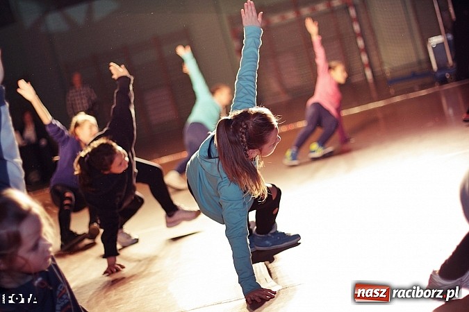 Zdjęcie w galerii na portalu naszraciborz.pl: IX Karnawałowa Rewia Tańca w Arenie Rafako - najmłodsi pokazali swój kunszt na parkiecie wiadomości z regionu