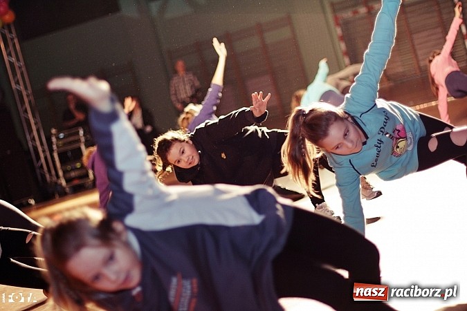 Zdjęcie w galerii na portalu naszraciborz.pl: IX Karnawałowa Rewia Tańca w Arenie Rafako - najmłodsi pokazali swój kunszt na parkiecie wiadomości z regionu